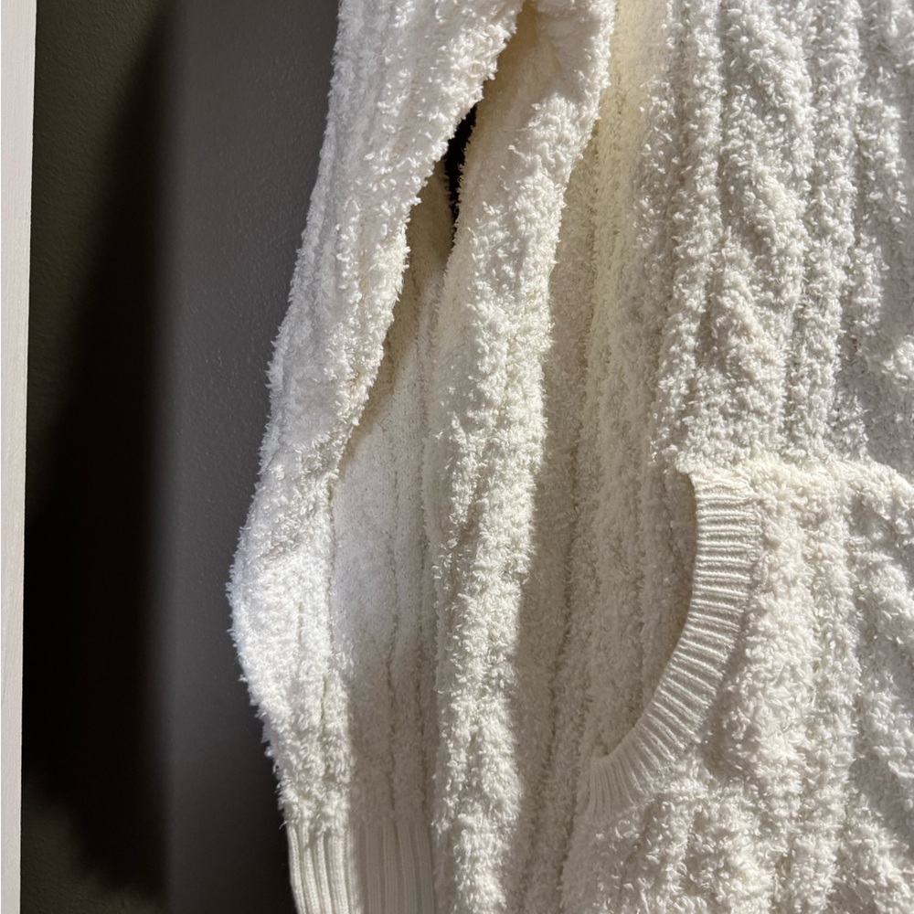 Cozy off White Knit Hooded Sweater new without tags - Picture 3 of 8